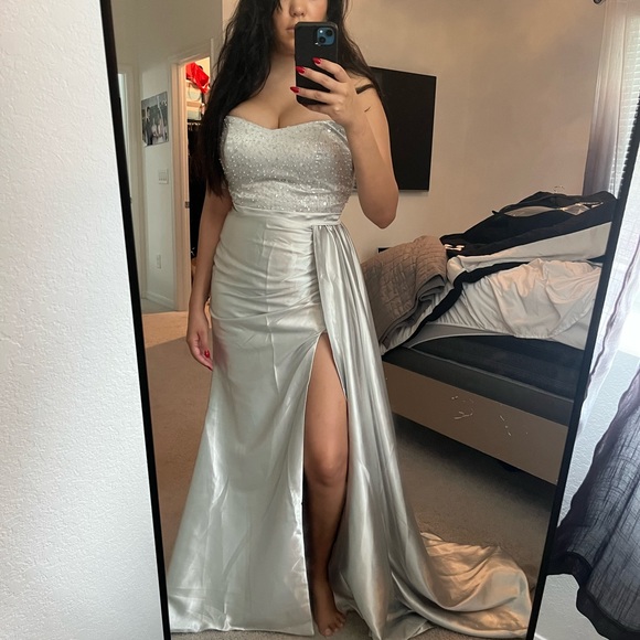 New silver prom dress - Picture 2 of 3